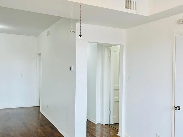 2831 W Washington Blvd #3 — Photo 10