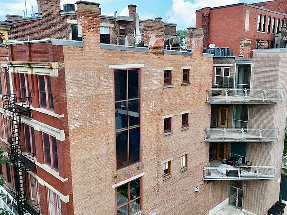 2nd image of 1232 Vine St Unit 5