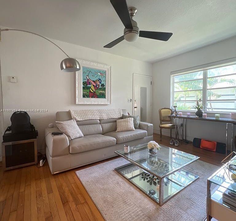 1st image of 901 Euclid Ave APT 4