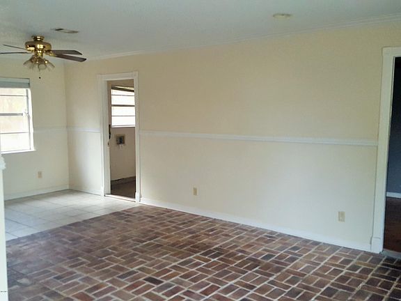 3rd image of 5007 Maid Marion Dr
