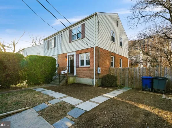 5710 Fenwick Dr, Alexandria, VA 22303