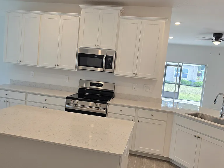 4044 NE 31st Ave — Photo 5