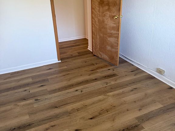 3rd image of 339 S Green Bay Rd #2S