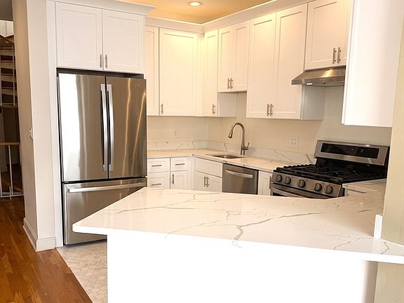 4th image of 118 Trowbridge St APT 6