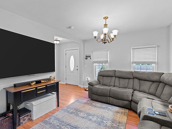 4th image of 2453 Acushnet Ave