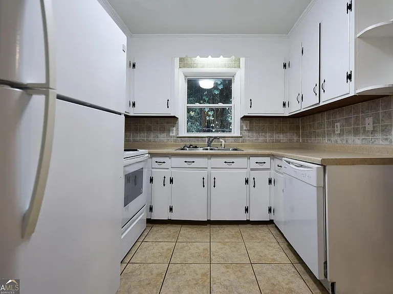105 Whitehead Ter E — Photo 3