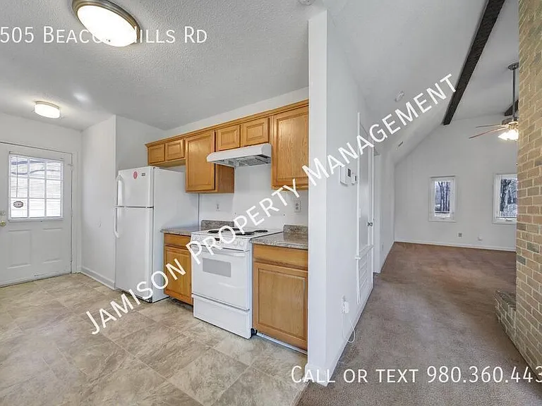 8505 Beacon Hills Rd — Photo 9