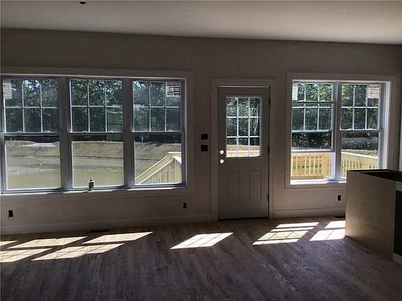 3rd image of 15 Ipswich Blvd N