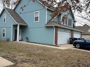 3434 Morning Dove Cir, Lawrence, KS 66049