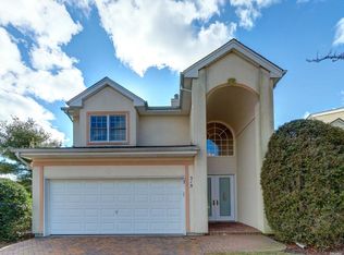 315 Portofino Pl, Melville, NY 11747