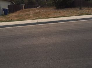 609 Lake Ave, Chowchilla, CA 93610