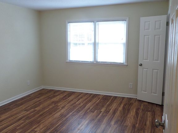 5th image of 601 Smith St APT 1A