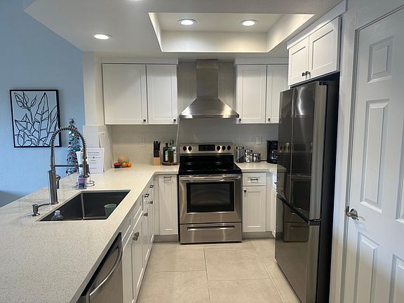 3rd image of 49073 Mariposa Dr
