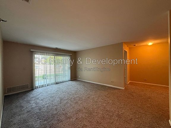 4th image of 105 Glengarry Dr APT 105