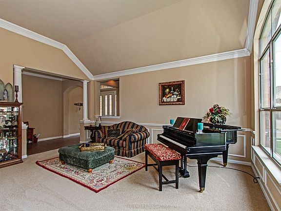 5th image of 2505 Mosswood Dr