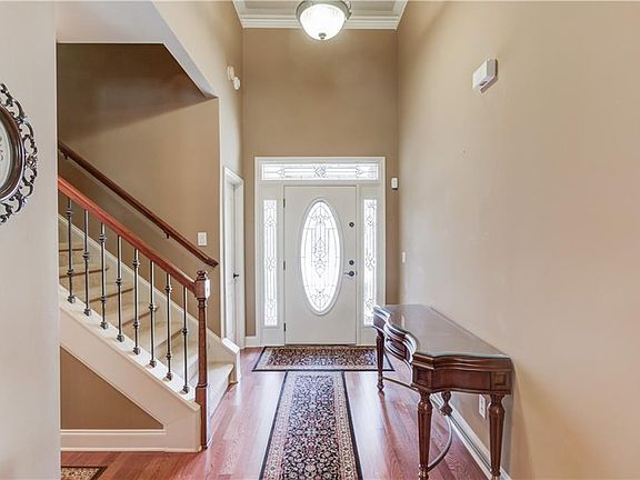 4th image of 669 Retreat Dr