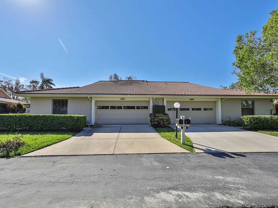 1st image of 4561 Lakecrest Pl #17