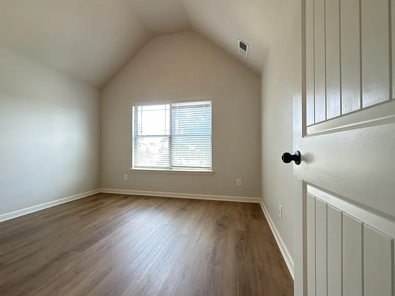 3635 Clarecastle Dr — Photo 23