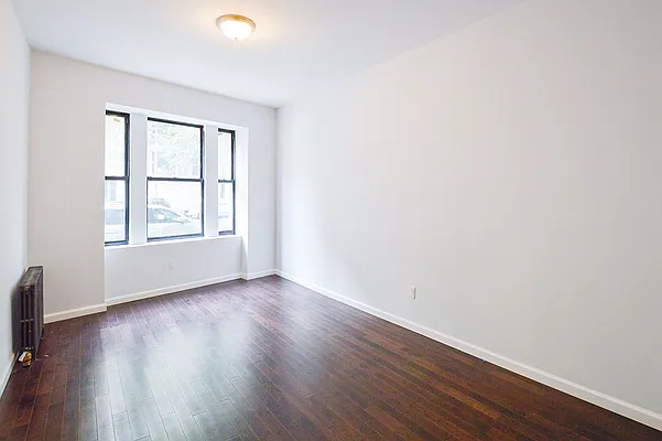 Rented by Clove Realty LLC | media 26