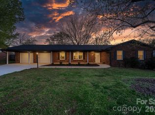 715 Sunridge Dr, Lincolnton, NC 28092