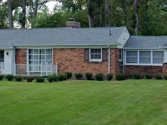 2nd image of 24975 Franklin Park Dr