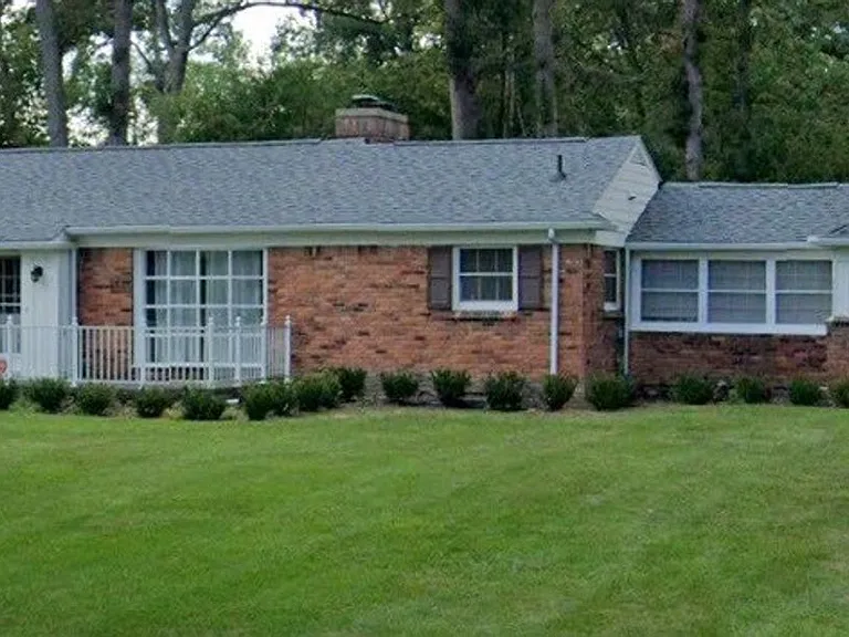24975 Franklin Park Dr — Photo 2