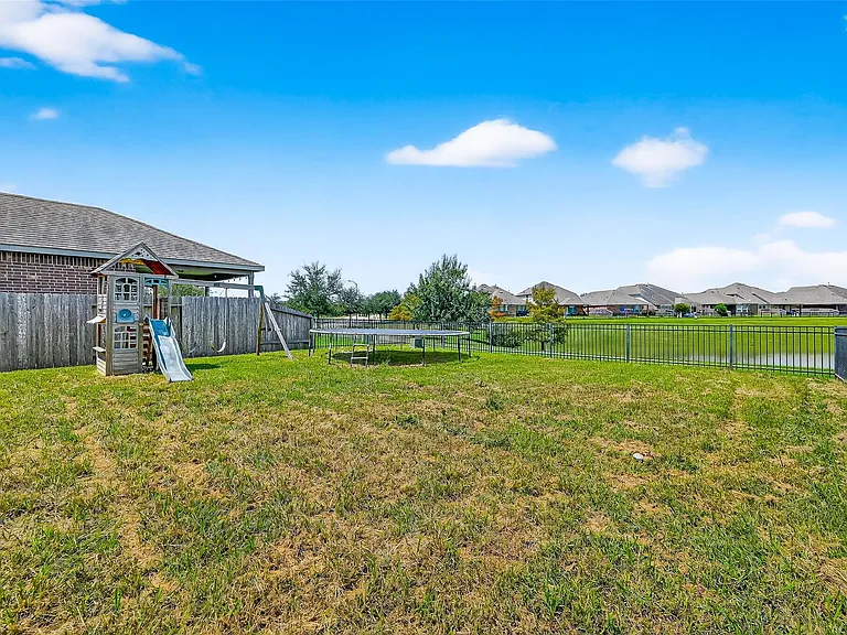 5307 Rue Dela Croix Dr — Photo 44