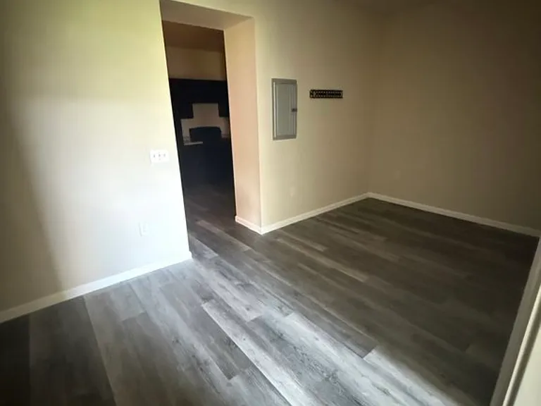 119 S Aubrey St #106 — Photo 6