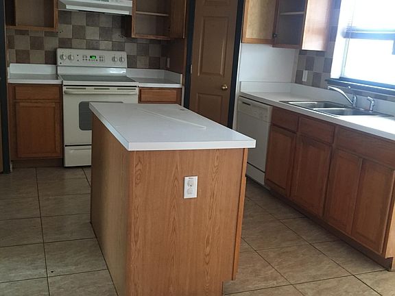 3rd image of 844 Nelson Dr #2
