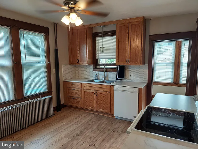 393 S Main St — Photo 5