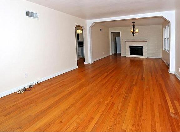 5th image of 7077 Bancroft Ave
