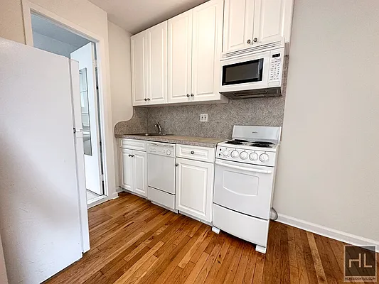 Rented by Highline Residential | media 4