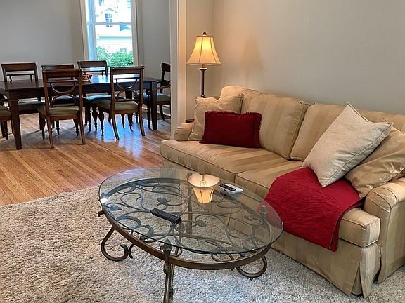 3rd image of 4322 N Leavitt St #1