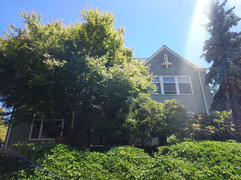 1st image of 2372 Franklin Ave E APT A