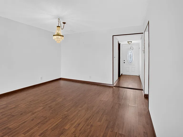 200 Waterway Dr S — Photo 15