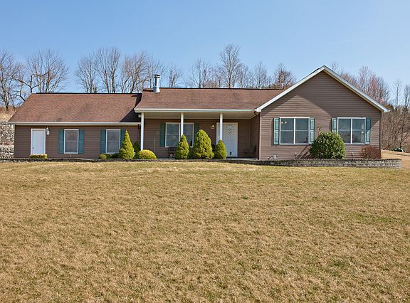 4th image of 15 Lauren Ln