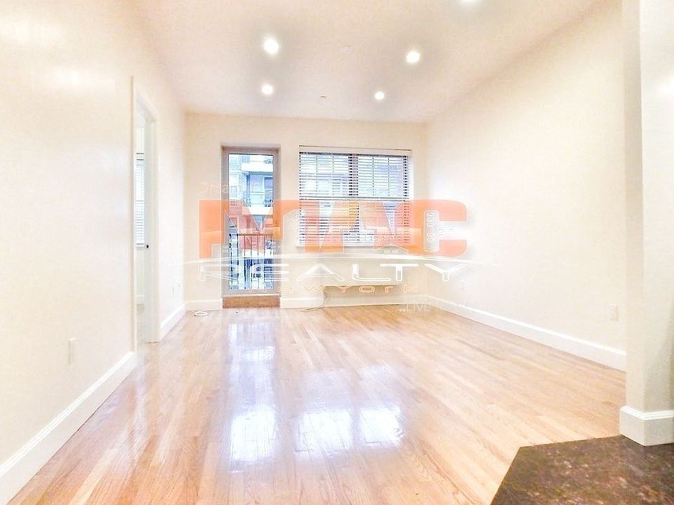 1st image of 3049 29th St APT 3R