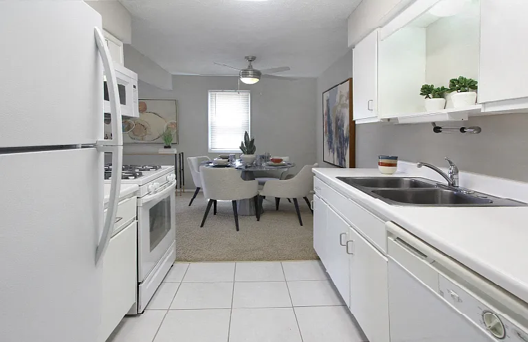 Inwood Village Apartments — Photo 6
