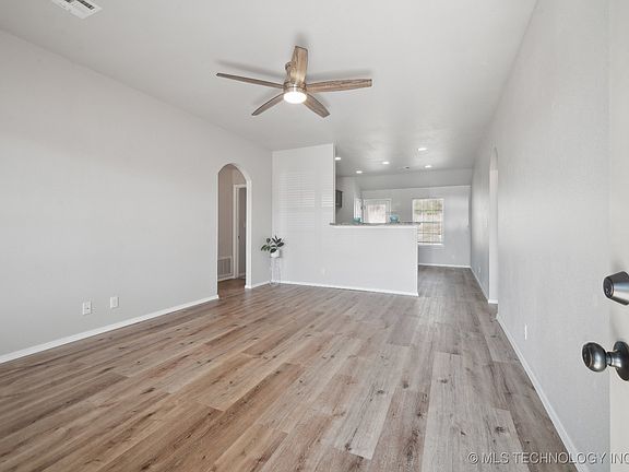 4th image of 1345 Panther Ln