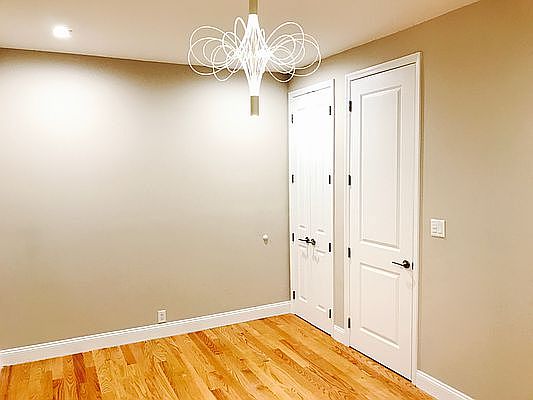 3rd image of 874 Willoughby Ave #512