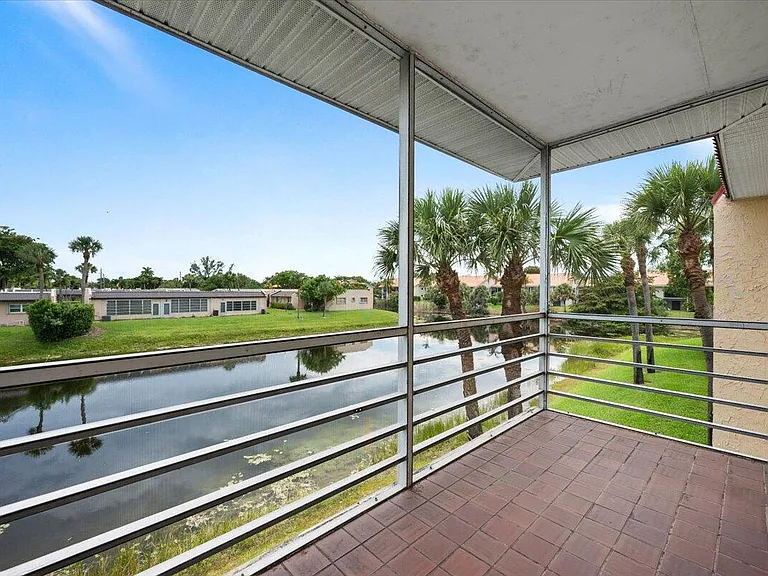 190 Lake Evelyn Dr #190 — Photo 16
