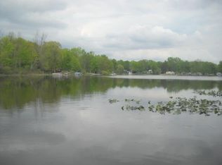 46201 Peninsula Dr E, Grand Junction, MI 49056