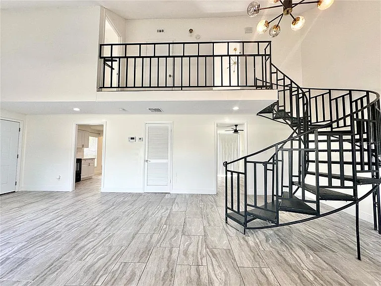 122 S Bulova Dr — Photo 25