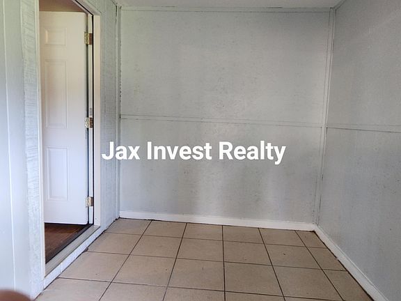 4th image of 5217 Mays Dr