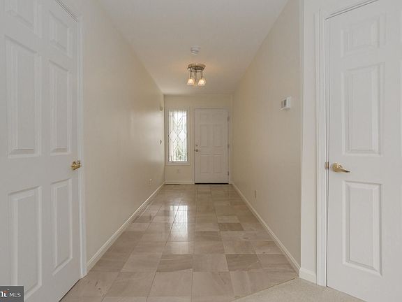 3rd image of 142 Lakeside Dr
