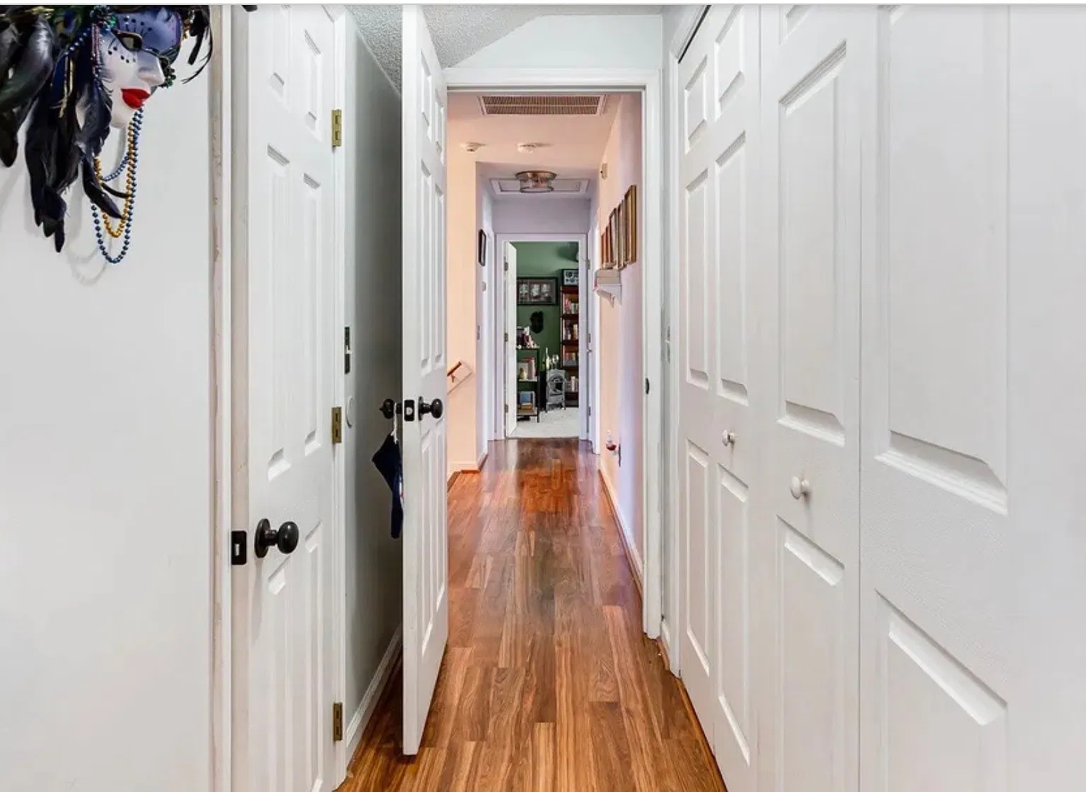 4 bed, 2.5 bath, 2972 sqft, $2,000 — Photo 2