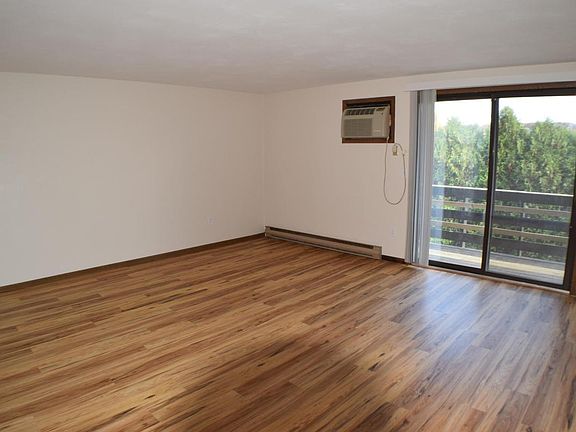 4th image of 3552 Smith Dr APT 3