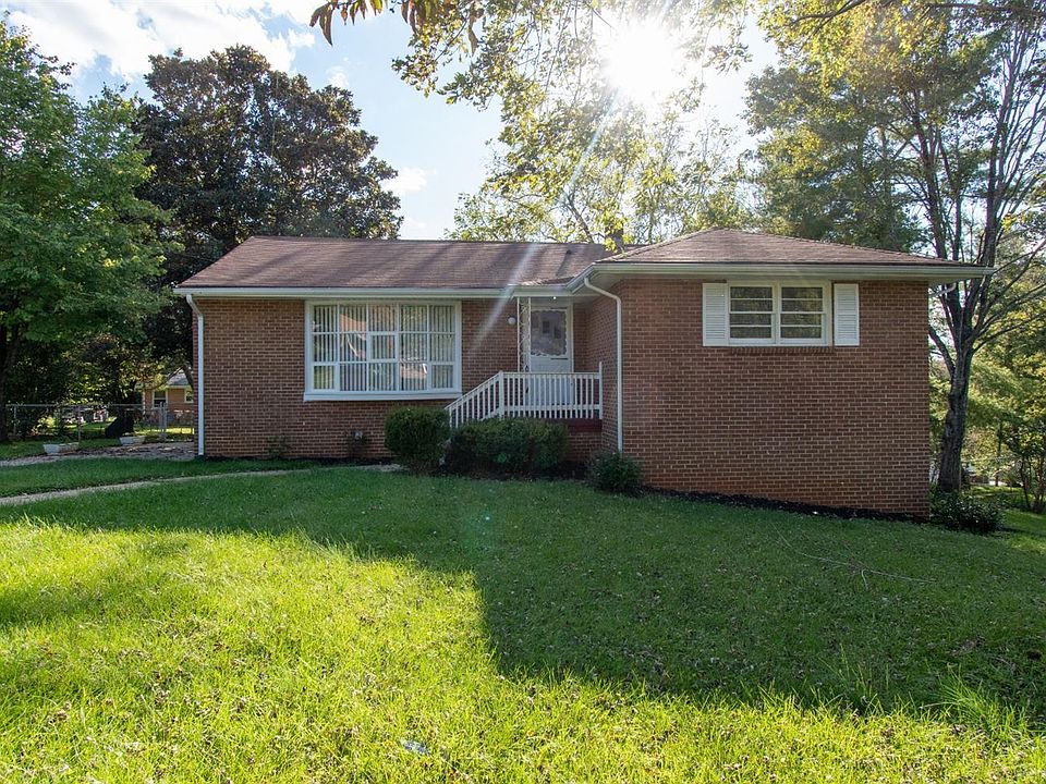1st image of 1205 Dandridge Dr