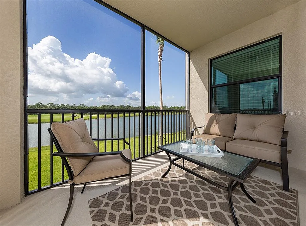 2 bed, 2.0 bath, 1104 sqft, $2,200 — Photo 4