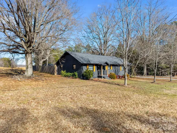 231 Faith Rd, Mooresville, NC 28115